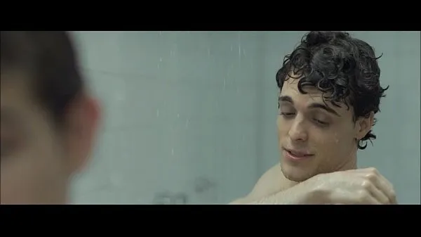 热Super cute brazilian teens taking a shower温暖的电影
