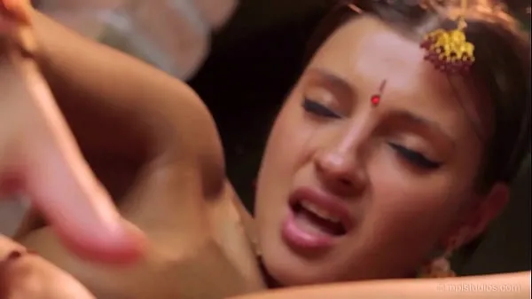 Gorgeous skinny Indian teen erotic dance & finger-fucking Filem hangat panas