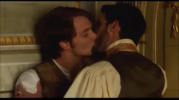 Film caldi Àlex Batllori bacio nudo e gay (Stella Cadentecaldi