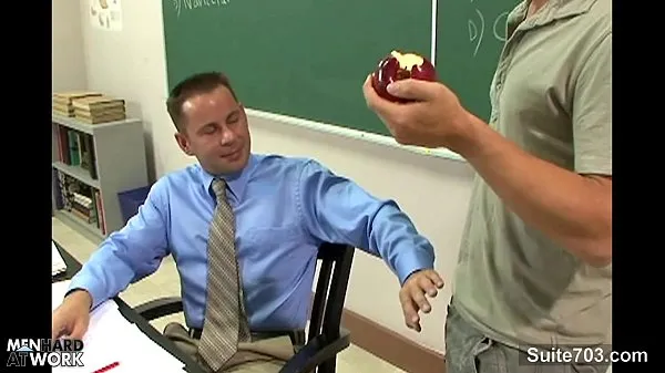 Gorące Sinful gay teacher gets nailed by gay student in classroomciepłe filmy