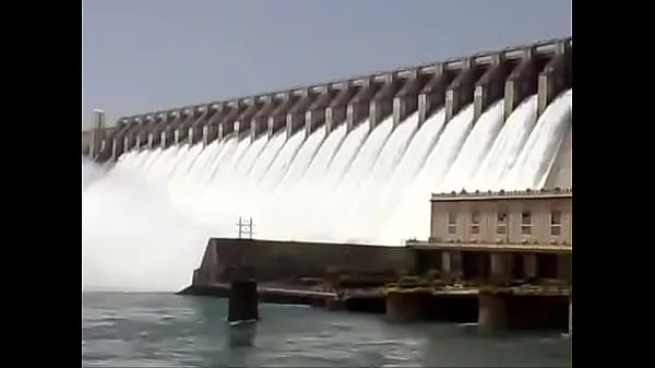 Heiße YouTube - Spaß am Nagarjuna Sagar Dam 22 Tore geöffnetwarme Filme