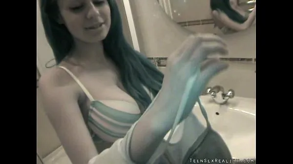 Heta Banging body RUSSIAN showers, teases then finally fucks. (She's Russian, BTW varma filmer