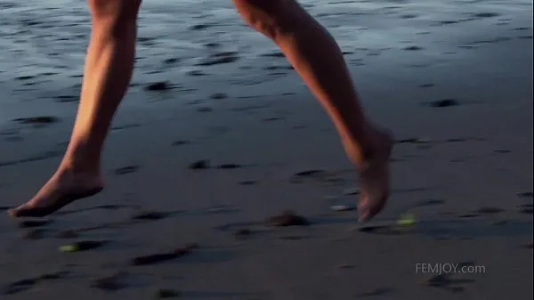 Kuumia Naked on the beach lämpimiä elokuvia