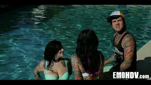 Emo slut with tattoos 1138 Film hangat yang hangat