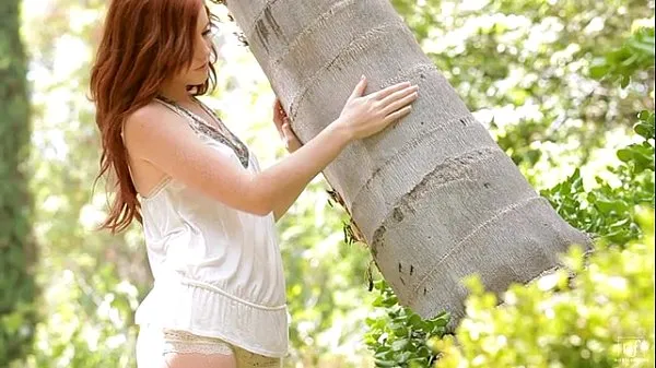 Καυτές Sexy Redhead Elle Alexandra Plays With Her Pussy ζεστές ταινίες