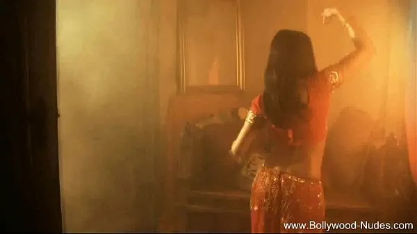 Kuumia In Love With Bollywood Girl lämpimiä elokuvia