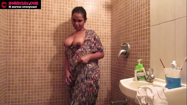 热Indian Amateur Babes Lily Masturbation Sex In Shower温暖的电影