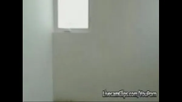 热Hot chick masturbating in front of her webcam.3gp温暖的电影