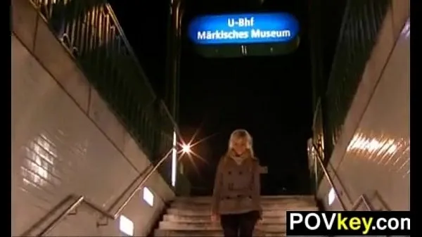 Vroči Blonde Chick Fucking In A Subway POV topli filmi