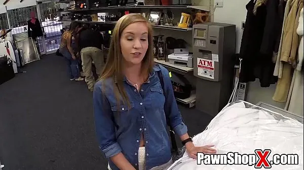 Hotte Desperate Bride Sells Her Dress and Ass for Quick Cash at Pawn Shop xp14512 HD varme filmer