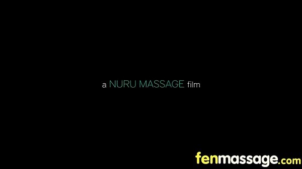 Gorące Massage Girl Sucks the Tip for a Tip 23ciepłe filmy