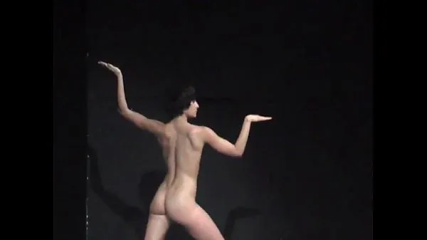 Hotte Naked on Stage Performance varme filmer