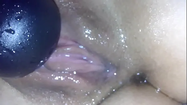 Hotte masturbating with homemade vibrator2 varme filmer