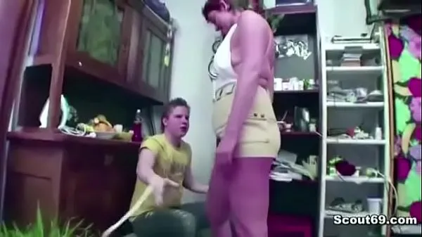 गर्म MILF Mother Seduce Young Step-Son to Fuck her in Ass गर्म फिल्में