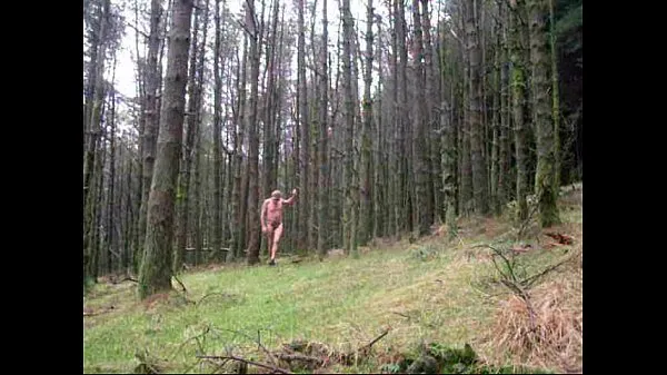 Hotte Public woods in panties and getting naked varme filmer