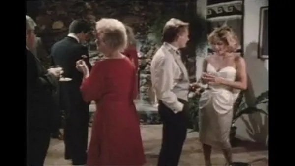 ภาพยนตร์ยอดนิยม Beverly Hills Cox (1986 เรื่องอบอุ่น