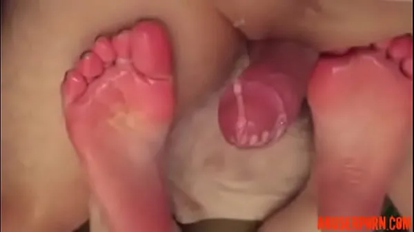 गर्म Using Wife's Feet Free Amateur Porn Video om गर्म फिल्में