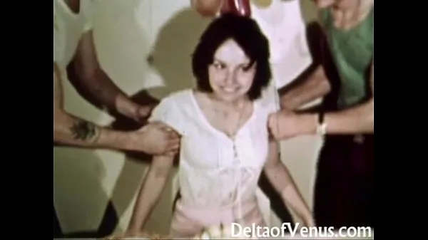 Горячие Винтажная эротика 1970-х - девушка с волосатой киской занимается сексом - счастливый день сексатеплые фильмы
