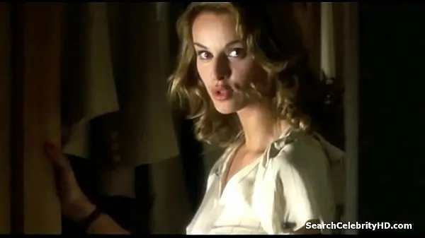 Nóng Kasia Smutniak - Inspector De Luca S01E01 (2008 Phim ấm áp