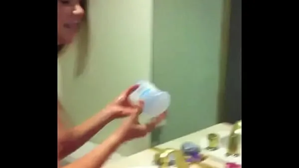 Menő Girl shaving her friend's pussy for the first time meleg filmek
