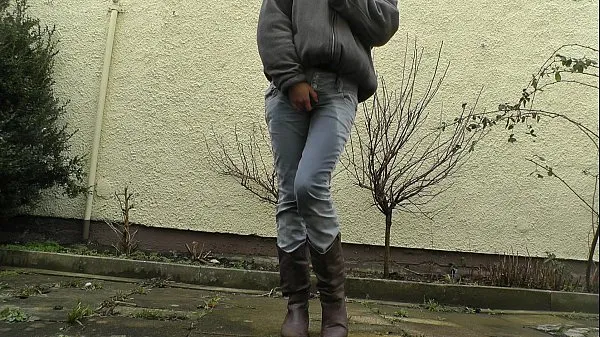 Hete HD desperately waiting with full bladder, jeans wetting warme films
