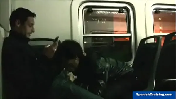 ホットな 電車の中で整備されたStr8男 温かい映画