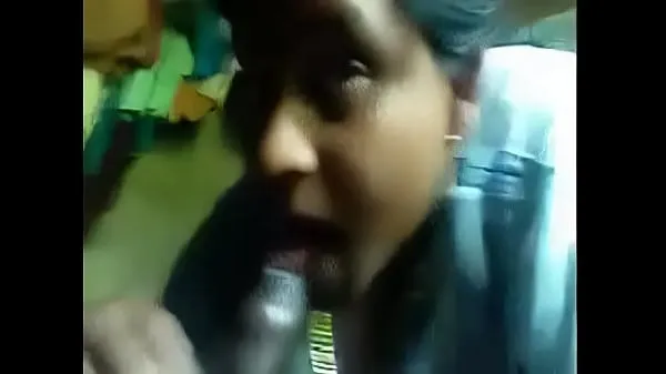 Tamil aunty enjoing with house owner Filem hangat panas