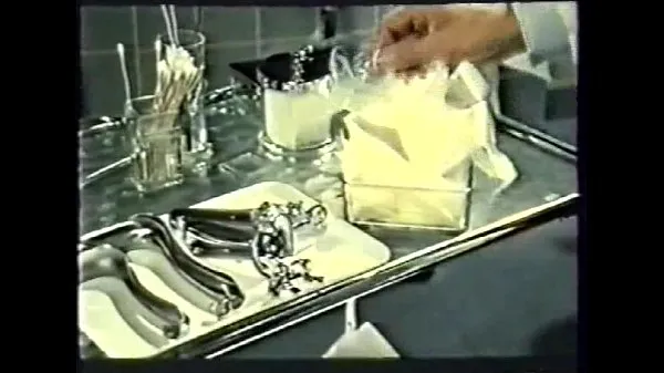뜨거운 Girls at the-gynecologist 1971 clip 2 따뜻한 영화