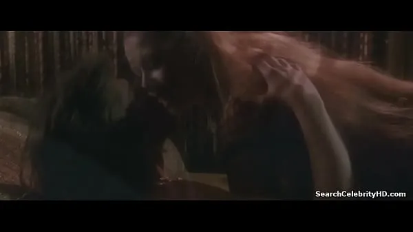 뜨거운 Helen Mirren in Excalibur 1981 따뜻한 영화