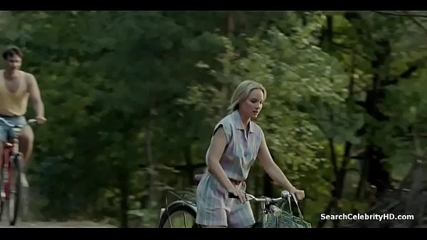 Hot Sonja Gerhardt - Deutschland 83 - S01E02 (2015) - 2 warm Movies