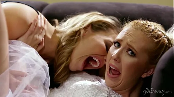 Gorące Sexy Blonde Lesbians Samantha Rone and Mia Malkovaciepłe filmy