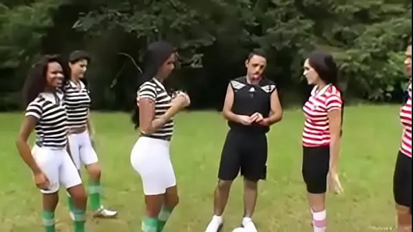 Transexuels de l'équipe de football gangbang quy Films chauds