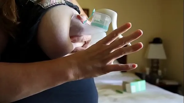 热Class to Manually pump and create Breast Milk Clove Ice Cubes- Natural Teething Pain Remedy温暖的电影
