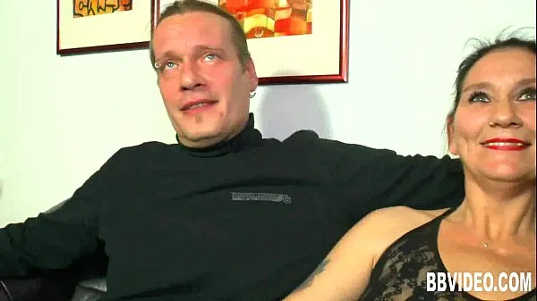 Hotte German milf suck dicks in threesome varme film