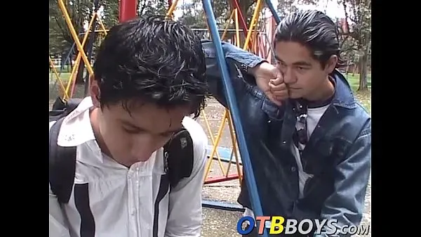گرم Cute twinks Alfonso and Cesar stuff each other in a shower گرم فلمیں