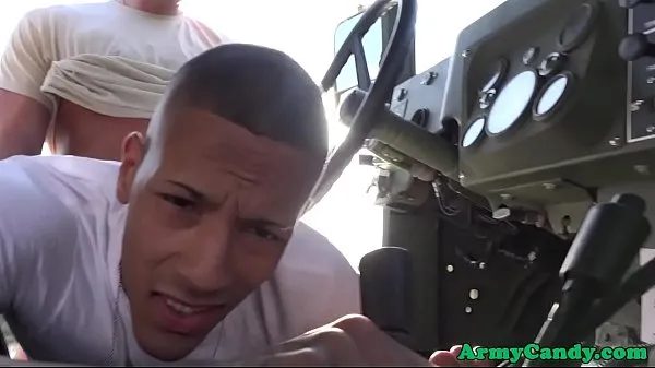 Muscular soldier analfucked ontop army truck Filem hangat panas