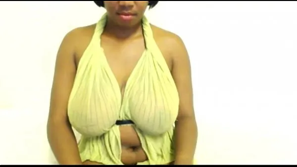 Sıcak Ebony girl with massive breasts teases audience on webcam - more videos on Sıcak Filmler