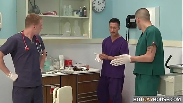 Quente Gay nurses have a threesome Filmes quentes