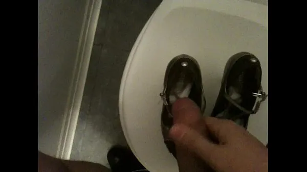 Quente Cum on my coworker Heels in Toilets 02 Filmes quentes