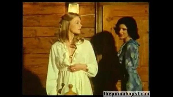 Sıcak Blonde Anna Magle masturbates while her friend gets fucked in other room Sıcak Filmler