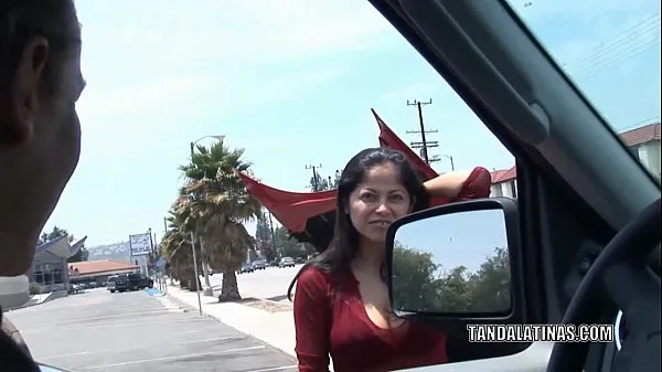 热Busty slut Evie Delatosso takes a cock in her Latina pussy温暖的电影