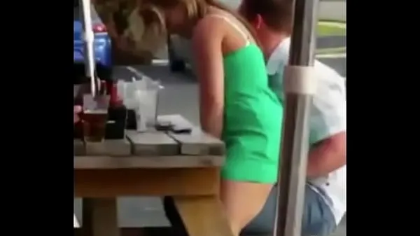 热Couple having sex in a restaurant温暖的电影