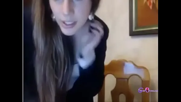 Hot Italian girl masturbating on cam Film hangat yang hangat