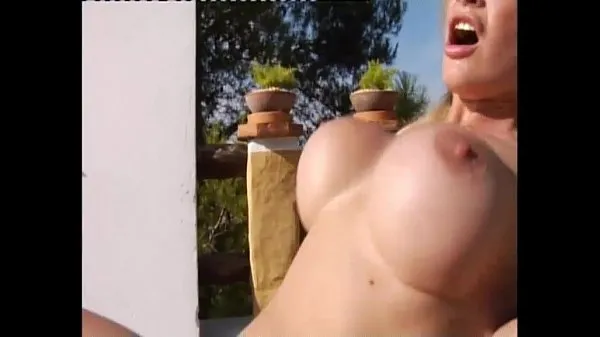 Hete Italian pornstar with big tits fucked hard on the sun warme films