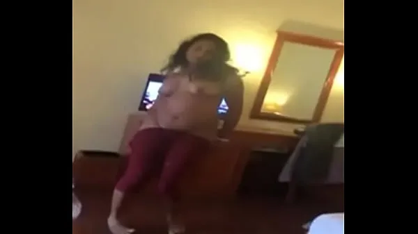 Sıcak Deshi Girl Hot nude dance show for client in hotel Sıcak Filmler