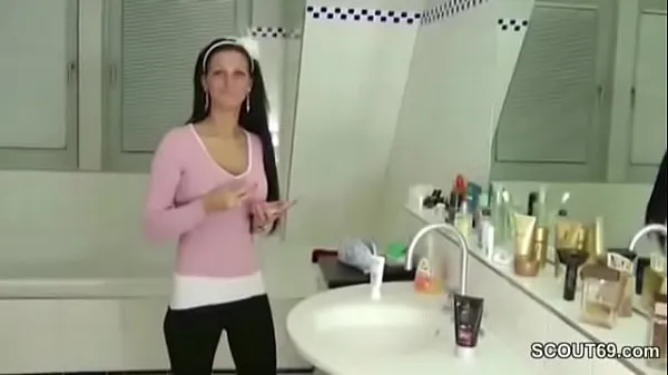 Heta German Step-Sister Caught in Bathroom and Helps with Handjob varma filmer