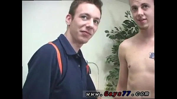 Hotte Straight guy gang bang by gays first time the couch into a varme filmer