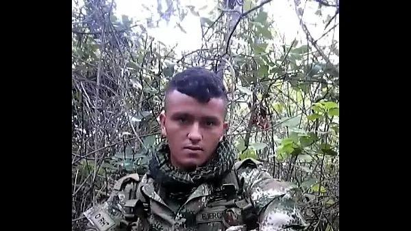 Películas calientes Hetero Colombian soldier deceived / trciked Colombian soldier cálidas