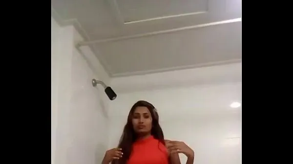 Hotte swathi naidu shows her nude body in bathroom varme filmer