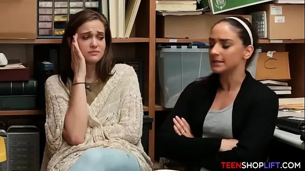 गर्म Teen shoplifts and stepmom comes in to solve the problem गर्म फिल्में